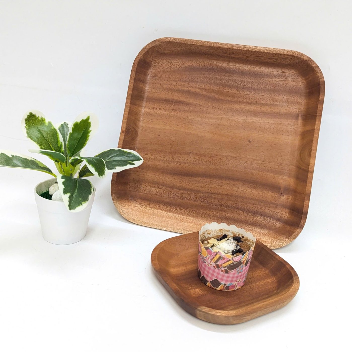 Square acacia serving tray